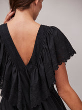 Camelia Black
