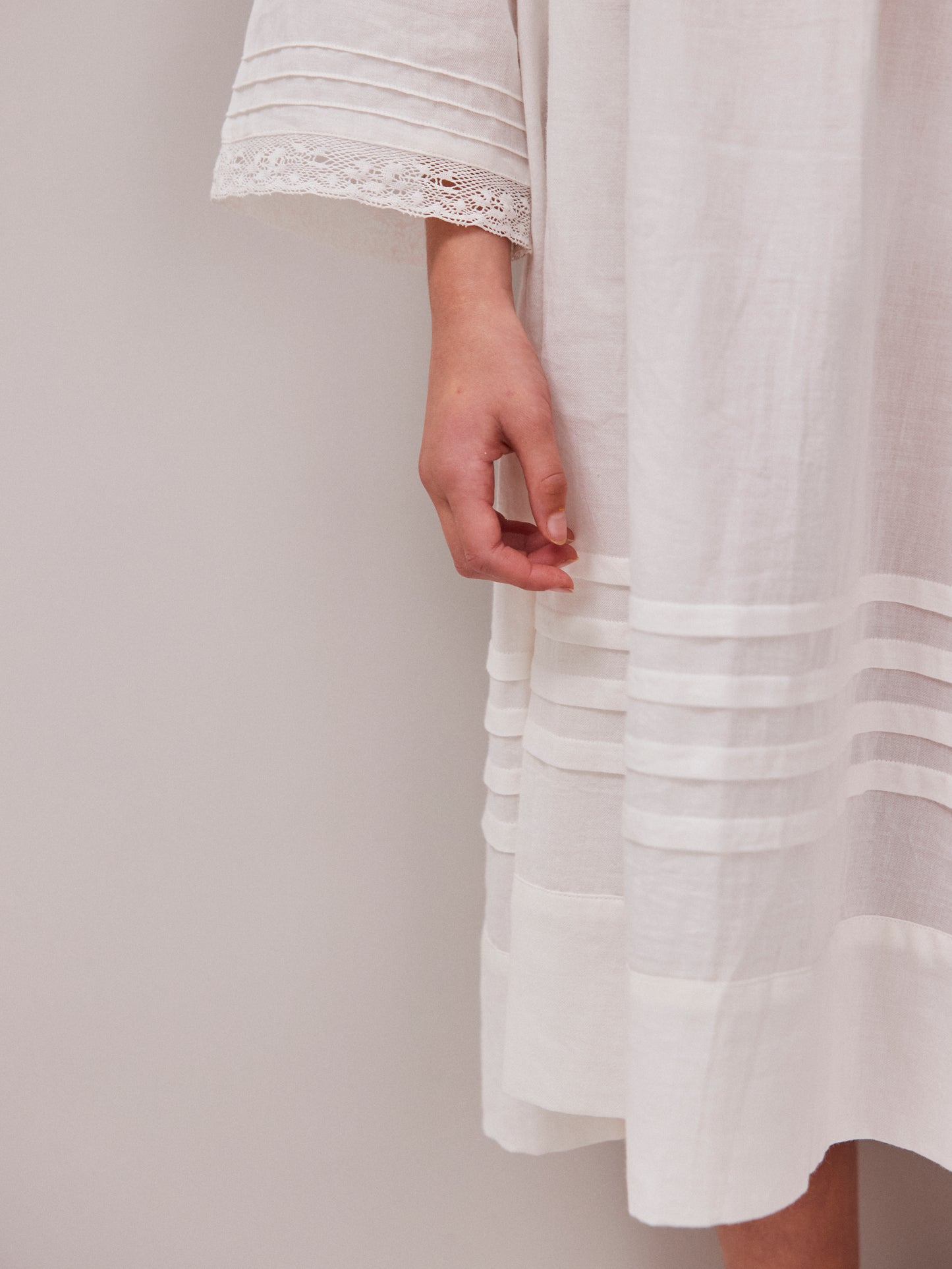 Hebe White